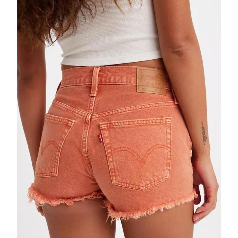 Levi’s 501 Red/Brick Wash Cut-Off Denim Shorts Waist 24 Raw Hem Women NWT - Picture 7 of 7
